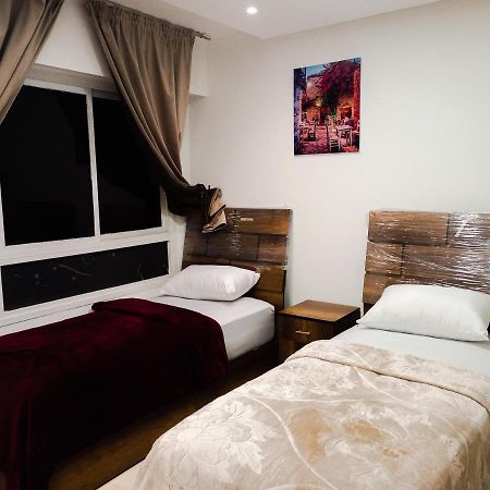 Amazing Appartement Au Centre Ville En Face Hilton & Gare Train De Tgv De Tanger Exterior photo