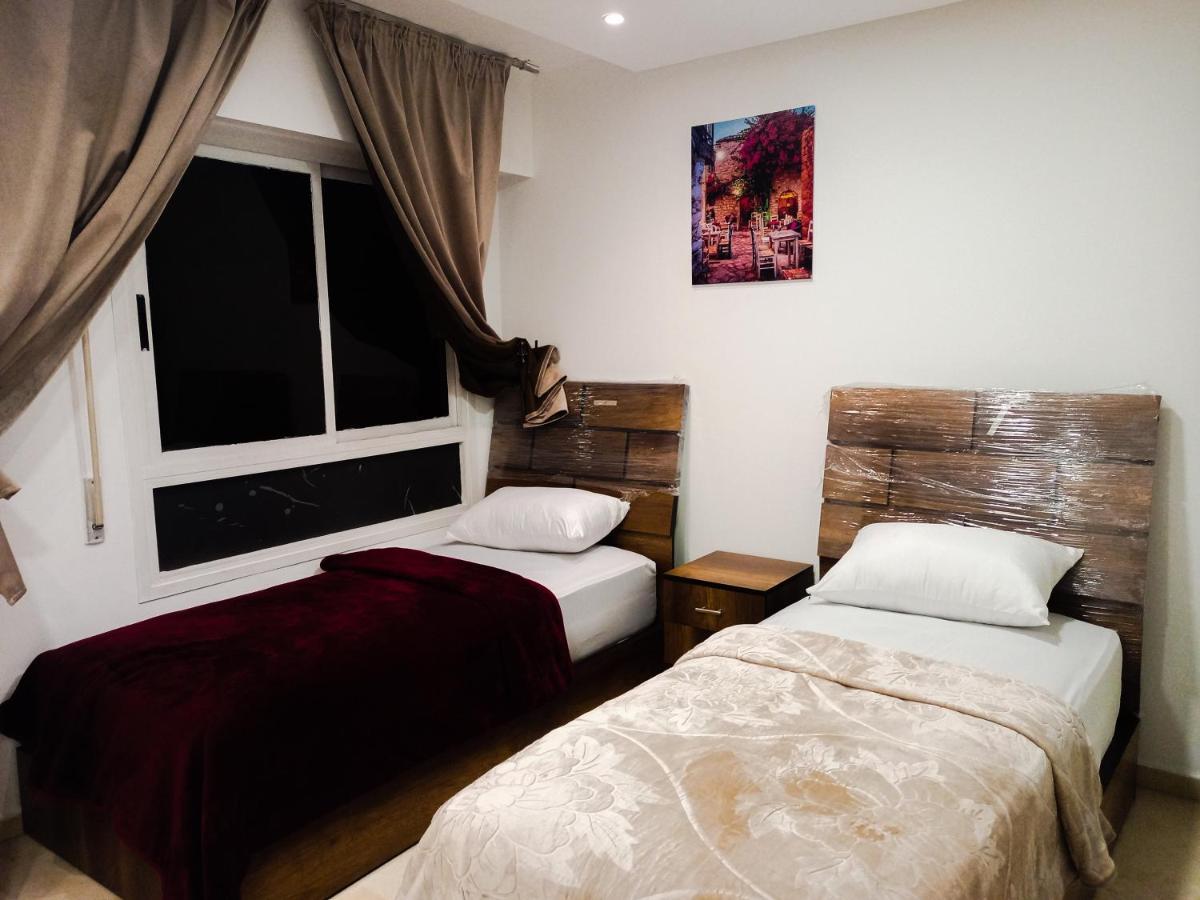 Amazing Appartement Au Centre Ville En Face Hilton & Gare Train De Tgv De Tanger Exterior photo