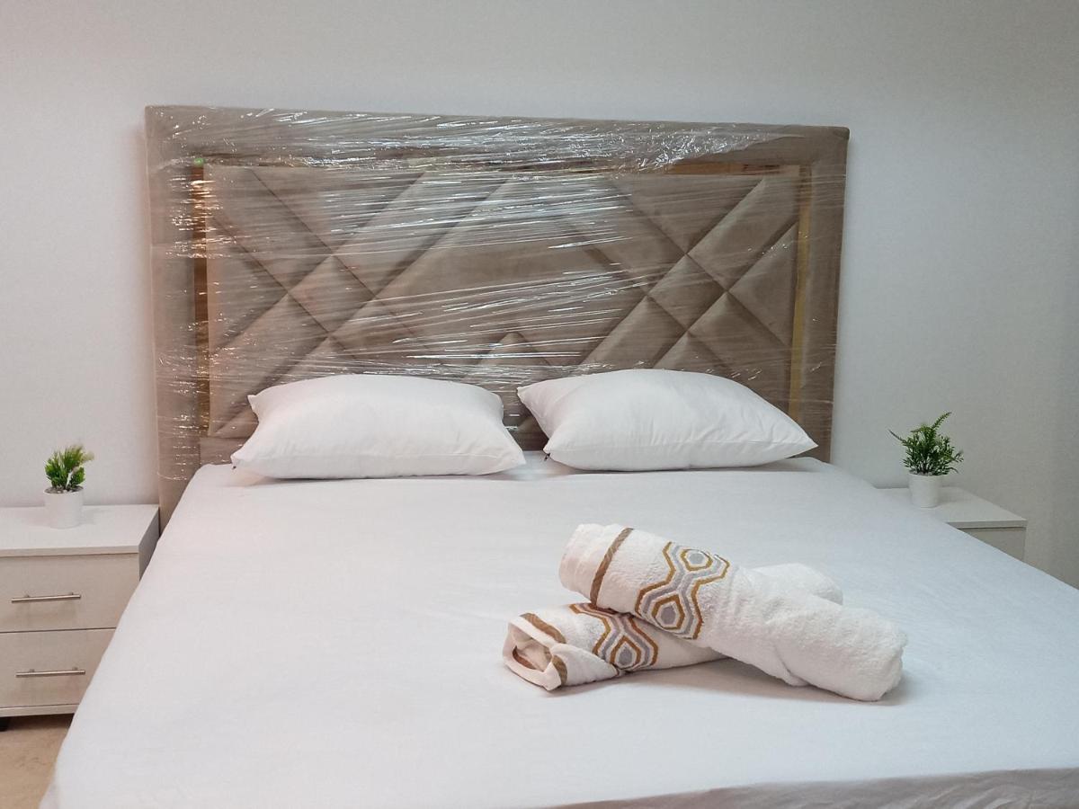 Amazing Appartement Au Centre Ville En Face Hilton & Gare Train De Tgv De Tanger Exterior photo